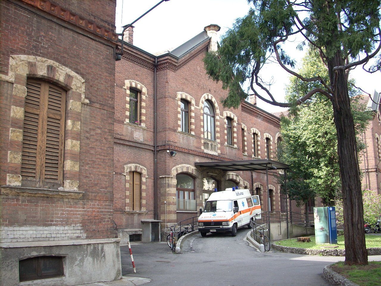 Padiglione Litta, Policlinico, Milan - 01.jpg